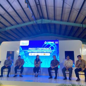 Fabby Tumiwa dalam konferensi pers Smart Transportation and Energy di Indonesia pada Kamis (9/11/2023)