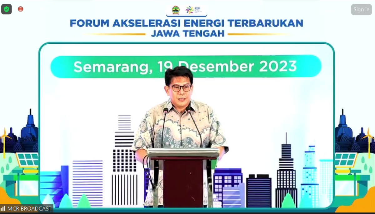  Fabby Tumiwa, Direktur Eksekutif IESR dalam acara Forum Akselerasi Energi Terbarukan Jawa Tengah (19/12).  