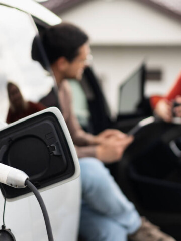 Production Emission Management and Waste Anticipation of Electric Vehicle Batteries