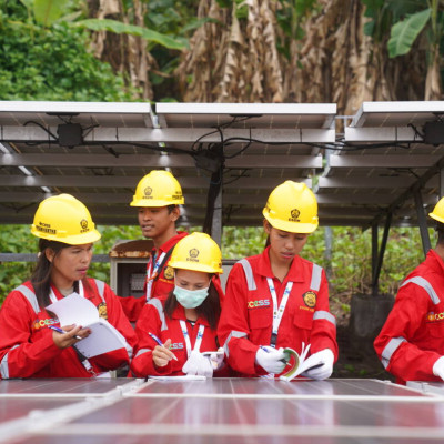 Operatos Project KESDM dalam perawatan Solar Panel, doc : KESDM