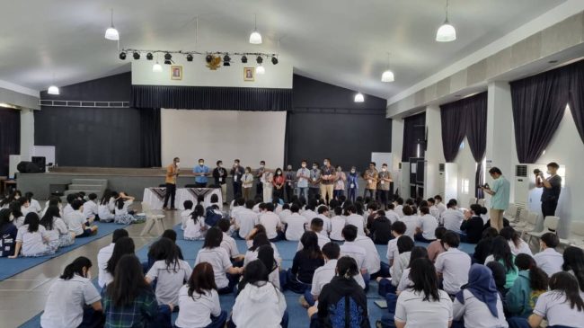 CASE Teaching for the Future Team Opening the Session in Sekolah Bogor Raya